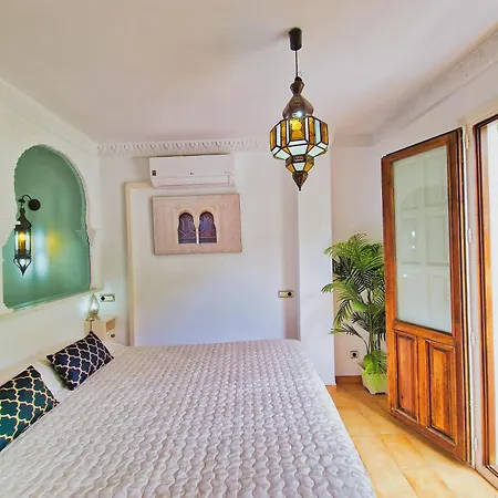 The Nasrid - Apartamento con balcón frente a la Alhambra - Vistas desde la cama-2